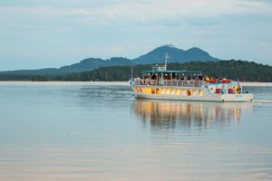 Regata Máchovo jezero si pro vás připravila pestré letní radovánky. 